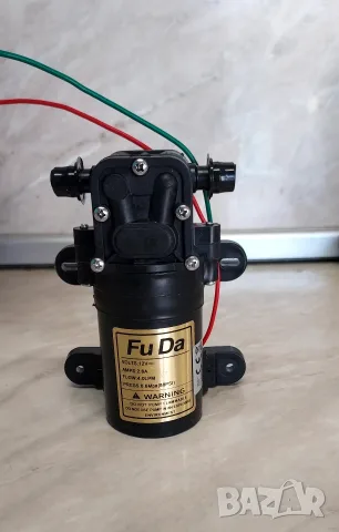 Диафрагмена Хидрофорна водна помпа 12v 70psi 0.6MPa 4L /