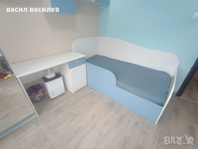 детско легло и бюро