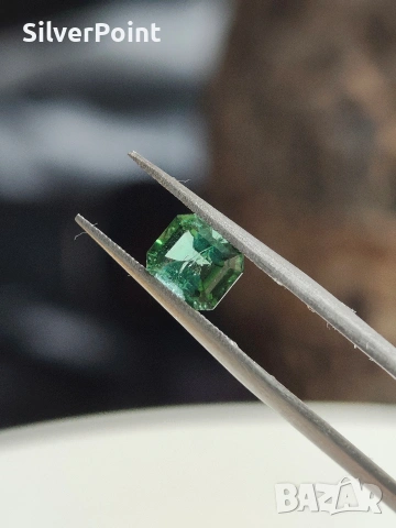 Турмалин наситено зелен