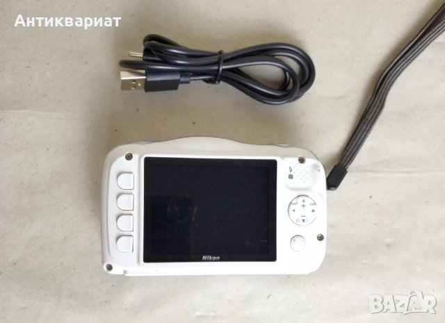 Противоводен фотоапарат Nikon Coolpix S33 / 13.2MP, снимка 2 - Фотоапарати - 52137388