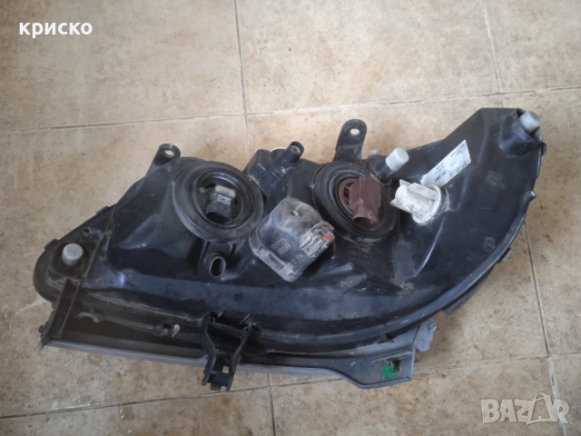 фар опел зафира , снимка 4 - Части - 47441627