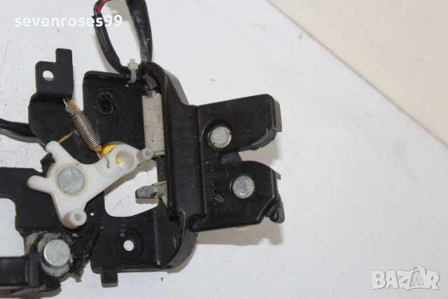 Брава заден капак Мазда 3 2008 2.3i 158hp Mazda 3 седан, снимка 2 - Части - 51229628