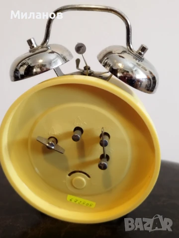 Стар механичен будилник, настолен часовник, снимка 6 - Антикварни и старинни предмети - 51301862