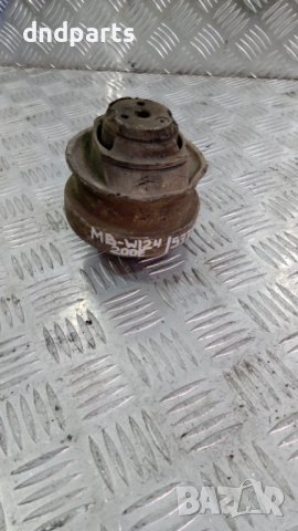 Тампон двигател Mercedes 124,200E,1990г.