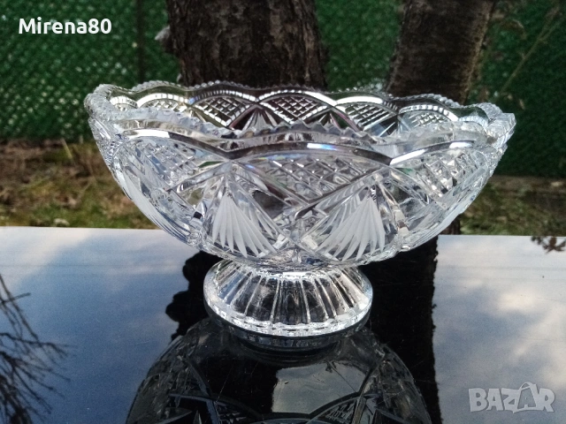Кристална купа на пиедестал