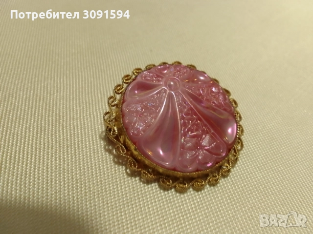 Стара брошка филигран позлата и розово стъкло размер диаметърът 3см, снимка 5 - Антикварни и старинни предмети - 51689777