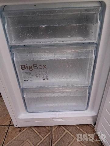 Комбиниран хладилник с фризер Бош Bosch с две години гаранция!, снимка 5 - Хладилници - 53556113