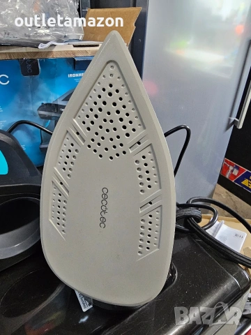 парна гладачна станция Cecotec IronHero 3200 Station, снимка 6 - Ютии - 53274458