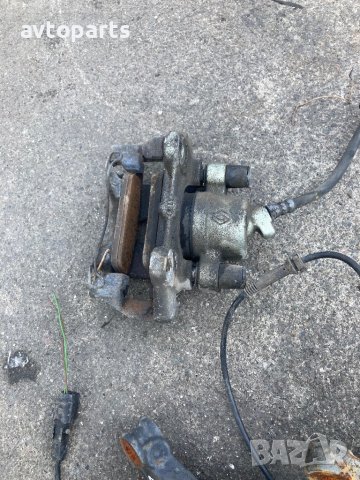 Renault clio 2015година 1.5dci главини и преден ляв спирачен апарат, снимка 6 - Части - 41338916