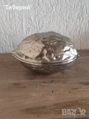 Орехотрошачка/лешникотрошачка