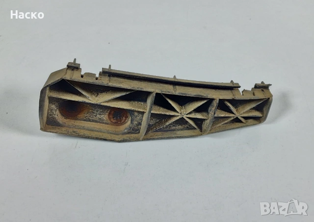 Заден Десен Държач Под Стоп Задна Броня Toyota Corolla Verso Тойота Корола Версо 04-08г 52562 0F010