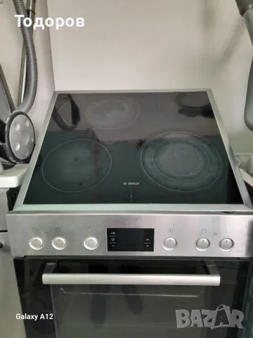 Фурна за вграждане и керамичен плот с котлони Bosch HEA33T150, 66 л 