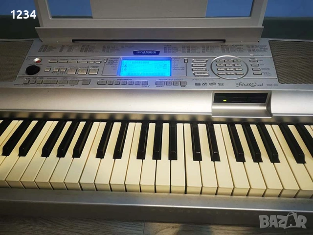 синтезатор клавир пиано YAMAHA DGX-300 с 6 октави и динамична клавиатура, снимка 4 - Синтезатори - 53298903