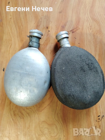 ПРОДАВАМ   2 Бр.  ВОЙНИШКИ  МАНЕРКИ  ЗА  22 ЕВРО  ДВЕТЕ