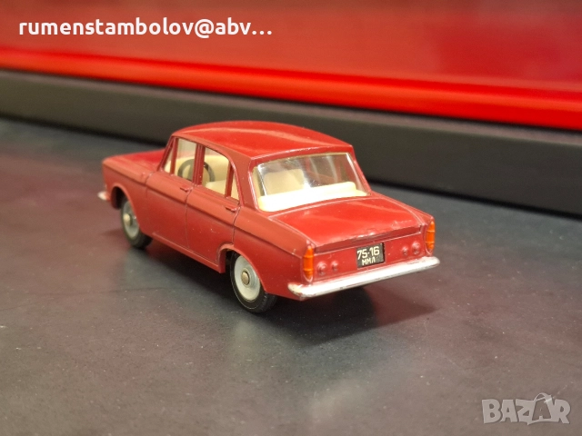 Москвич 408, Dinky toys, 1:43, снимка 2 - Антикварни и старинни предмети - 52914283