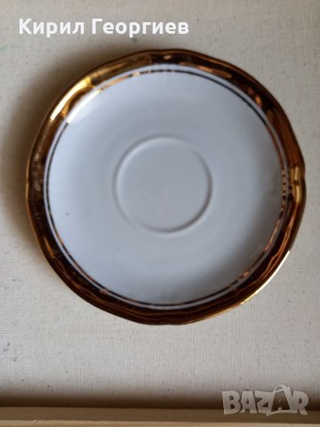 Порцеланови  чинии с дебел златен кант 