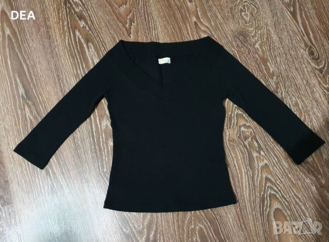 Черен топ Bershka 28н S/M-8лв. НАМАЛЕНИЕ, снимка 1