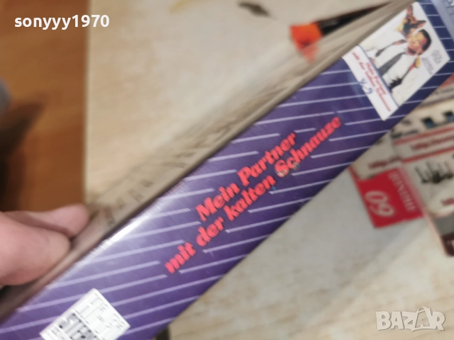 К-9/ДЖОНИ КРАСАВЕЦА-VHS VIDEO 2612251724, снимка 2 - Други жанрове - 52906161