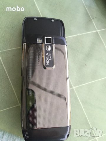 Продавам мобилен телефон NOKIA Е66,Eseries,чисто нов,с оригиналната  кутия със слушалки и зарядно, снимка 4 - Nokia - 49094516