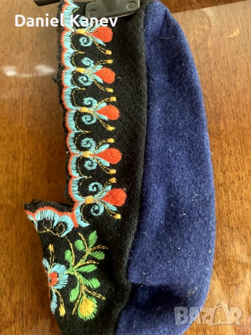 Фолклорни терлици , снимка 3 - Антикварни и старинни предмети - 50914636