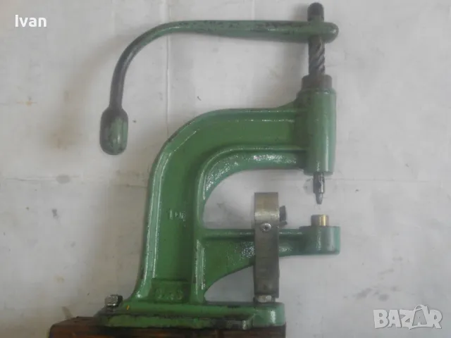 РЪЧНА ВИНТОВА ПРЕСА ПЕРФОРИРАНЕ НА КОЖА ЩАНЦОВАНЕ ЩАМПОВАНЕ КОЛАНИ АКСЕСОАРИ НЕМСКА СТАРО КАЧЕСТВО, снимка 3 - Други инструменти - 49689795