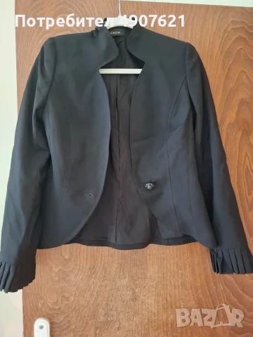 Дамски костюм Escada, снимка 5 - Сака - 56255463