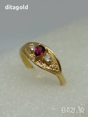 Нов 14К нежен златен пръстен с естествен гранат и естествени бели топази, снимка 1