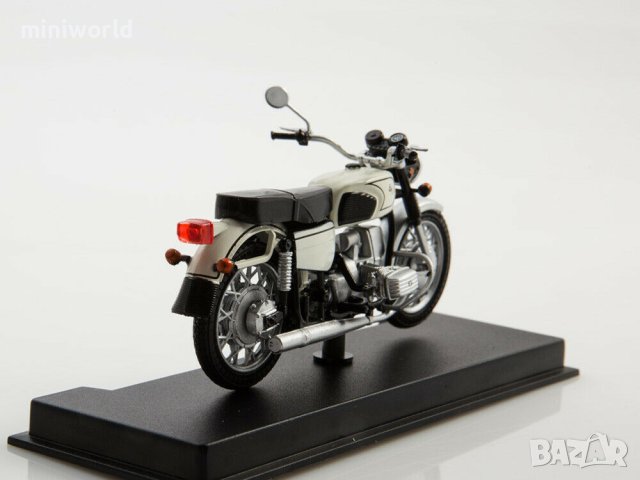 КМЗ 8.157-01 Днепр KMZ мотор - мащаб 1:24 на Наши Мотоцикли моделът е нов в блистер, снимка 5 - Колекции - 37386045