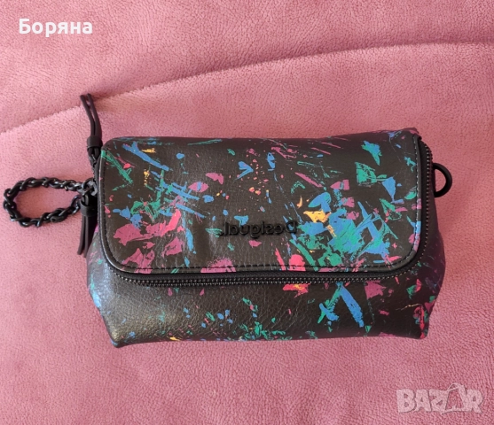 Desigual нова малка пъстра чанта , снимка 3 - Чанти - 52238209