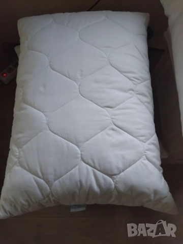 ТРИ НОВИ ВЪЗГЛАВНИЦИ И ДРУГИ, снимка 2 - Възглавници - 51865774