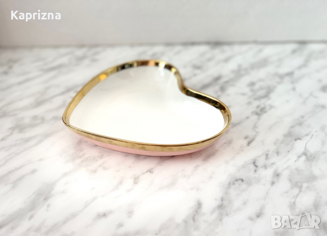 Порцеланова чиния “Сърце”