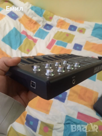 AKAI MPK mini MIDI контролер , снимка 2 - Клавиатури и мишки - 53367038