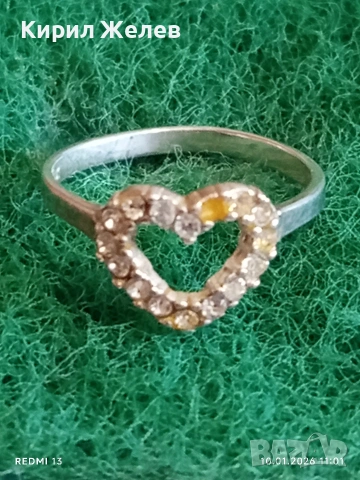 Сребърен пръстен във формата на сърце с инкрустирани кристали МОЙСАНИТ много красив 52798