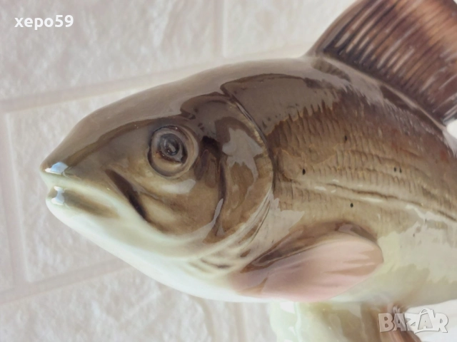 Прекрасна огромна порцеланова фигура (риба)на фирма Роял Дукс(Royal Dux), снимка 5 - Антикварни и старинни предмети - 52637901