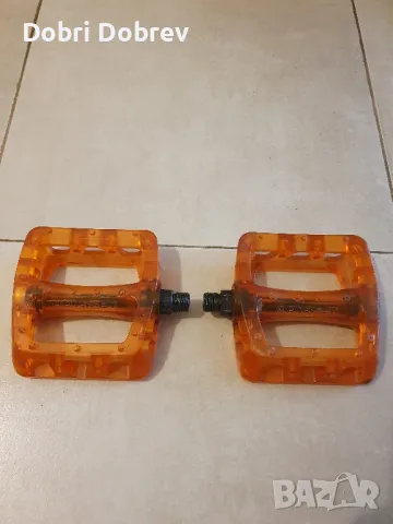 Продавам педали колело bmx Odyssey много здраве педали от пластмаса, снимка 4 - Части за велосипеди - 50302941