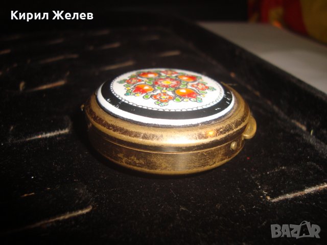 ПОЗЛАТЕНА ВИНТИДЖ СТАРА БРОНЗОВА КУТИЙКА РИСУВАН ЕМАЙЛ ПОРЦЕЛАН АРТ ДЕКО МАЙСТОРСКА РАБОТА 25058  , снимка 6 - Антикварни и старинни предмети - 34479487