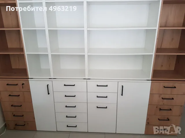 Продавам обзавеждане за аптека/офис/магазин