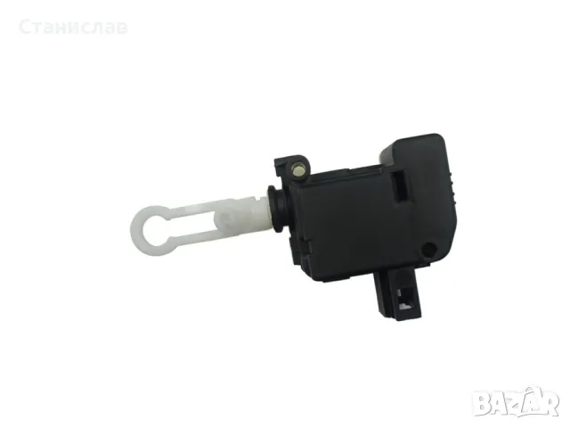 Audi A6 C5 Моторче за заключване на багажник , снимка 4 - Части - 50187108