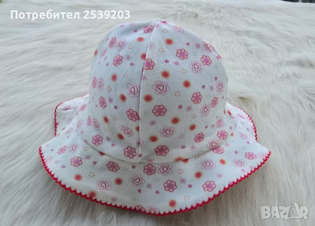 Детска шапка 9-12 месеца