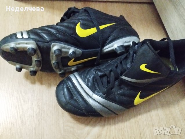 Бутонки Nike 40 номер, снимка 4 - Детски маратонки - 42303656