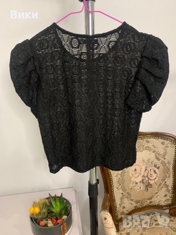 Кроп-топ в размер S, снимка 12 - Корсети, бюстиета, топове - 44654426