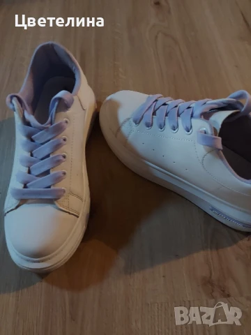 Дамски обувки DeeZee 39 номер, снимка 2 - Маратонки - 50667993