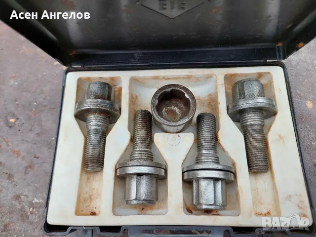 Секретни болтове ПЕЖО