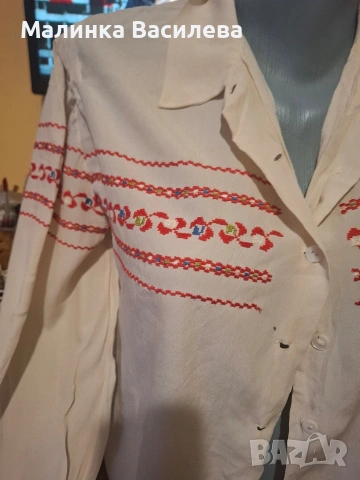 Риза с бродерия , снимка 2 - Антикварни и старинни предмети - 53730651