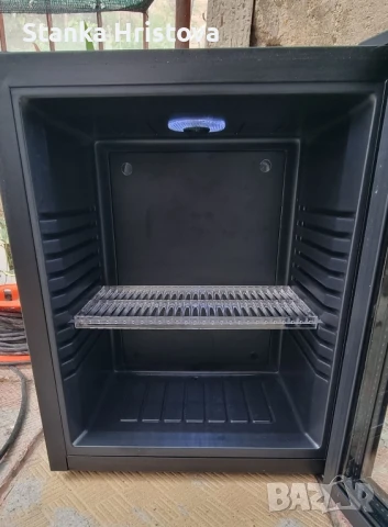 Хладилна витрина Klastein 23L., снимка 5 - Витрини - 51326429