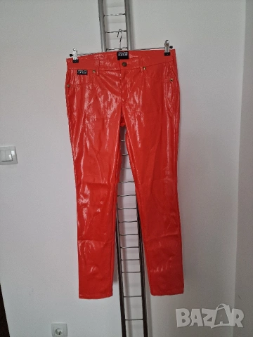 Страхотни дамски панталони VERSACE JEANS COUTURE размер 31 
