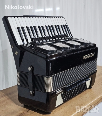Акордеон Weltmeister Stella , снимка 3 - Акордеони - 53409781