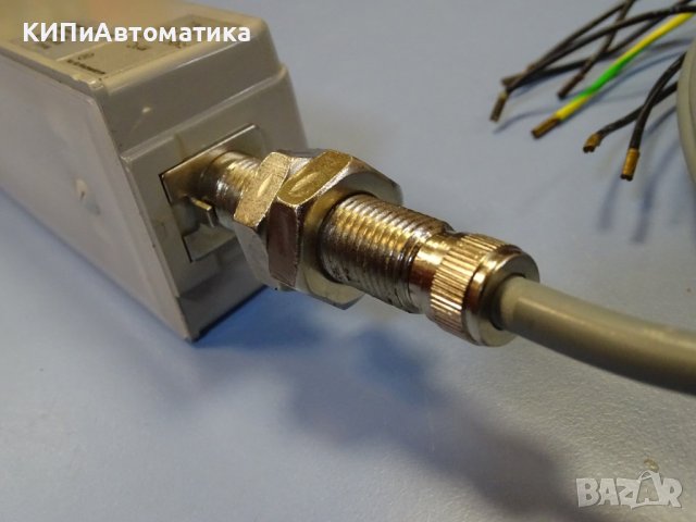 машинно осветително тяло - лампа Waldmann 600 172 220V 50Hz, снимка 6 - Резервни части за машини - 42131534