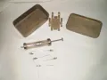 Стара стъклена спринцовка MADE IN GERMANY 10 мл." в метална кутия и игли, снимка 4