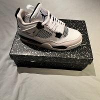 Nike air Jordan 4 retro, снимка 9 - Спортни обувки - 44810364